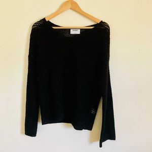 Women’s Old Navy V Neck Knit Black Sweater